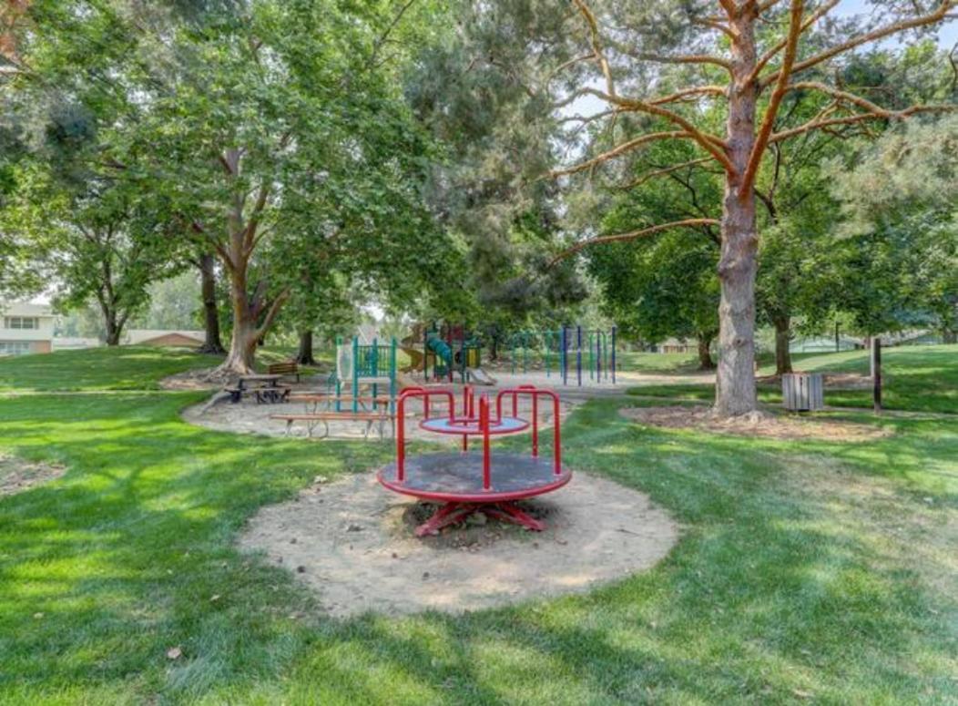 Experience Nirvana With Artwork Collections From Around The Globe Located In Lakewood Neighborhood In Se Boise Next To A Park, Minutes From Bown Crossing And The Boise River, 10 Minutes To Downtown, 4 Beds, Sleeps 8, Pets Welcome In Large Fenced In Y Екстериор снимка