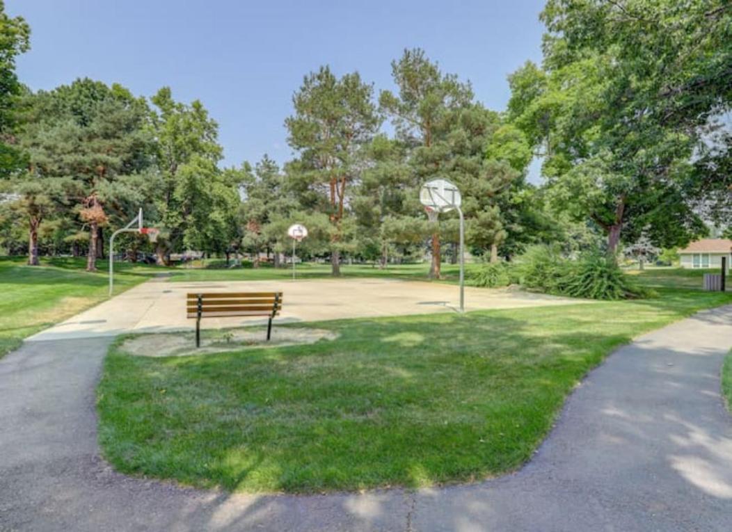Experience Nirvana With Artwork Collections From Around The Globe Located In Lakewood Neighborhood In Se Boise Next To A Park, Minutes From Bown Crossing And The Boise River, 10 Minutes To Downtown, 4 Beds, Sleeps 8, Pets Welcome In Large Fenced In Y Екстериор снимка